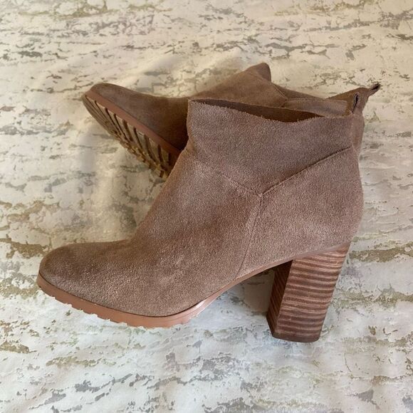 Crown Vintage Suede Darcie Heeled Ankle Boots - Picture 15 of 16